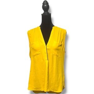 H&M Mustard Yellow w/Black Piping Sleeveless Lightweight Pleated V-Neck Blouse